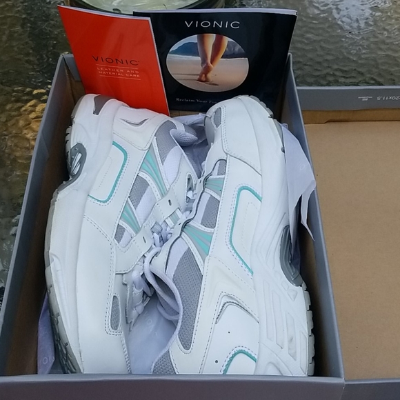 vionic white sneakers